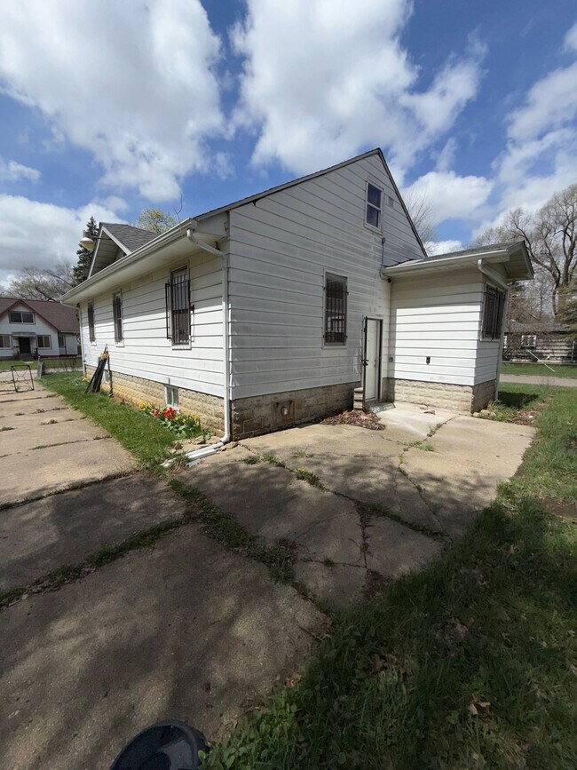 Foto del edificio - 3918 Trumbull Ave