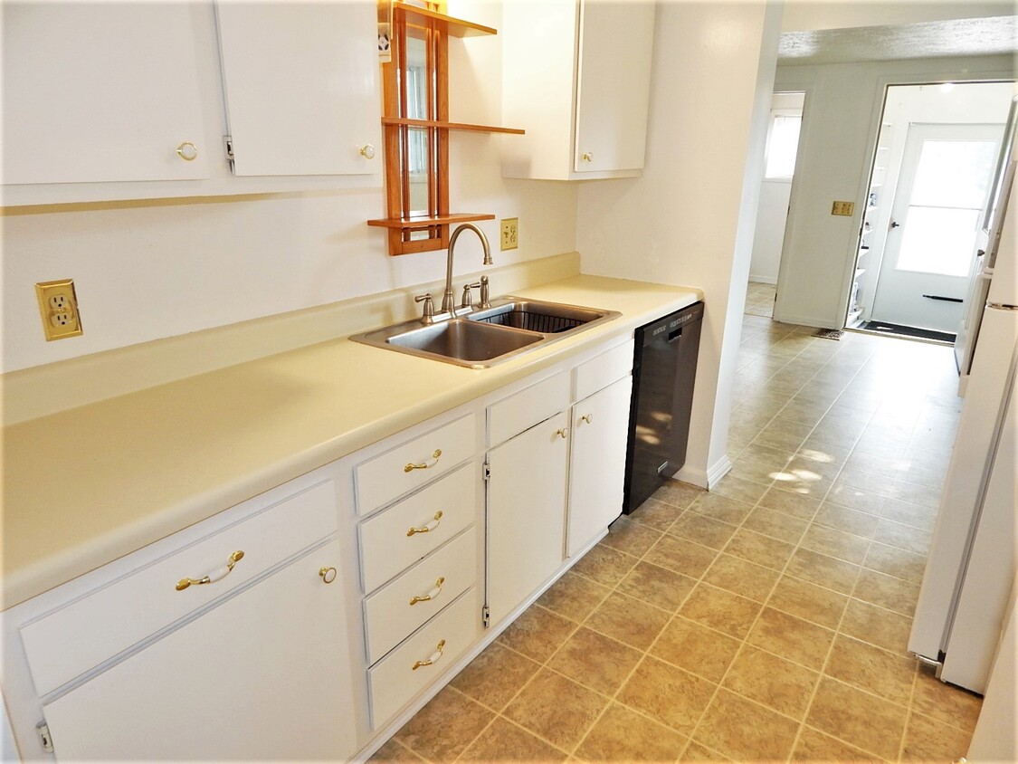 Kitchen - 94 High St