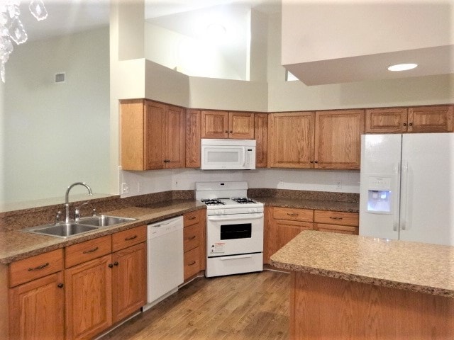 Foto del edificio - 3334 Lakeview Cir