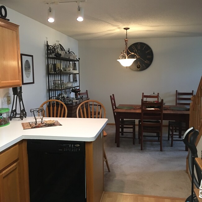 Foto del edificio - 8976 Spring Ln