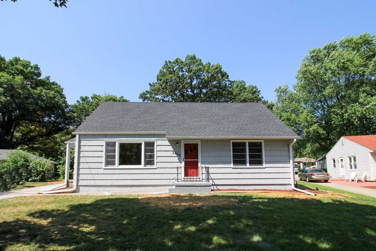 Primary Photo - 3 Bedroom 1 Bathroom Fully Remodeled