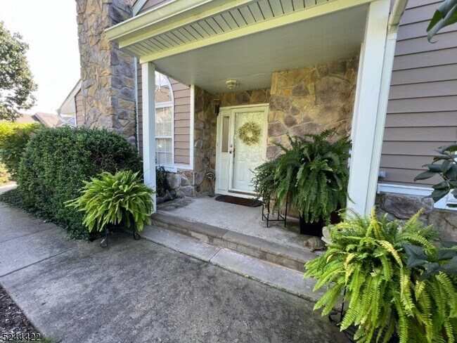 Building Photo - 76 Knoll Ct