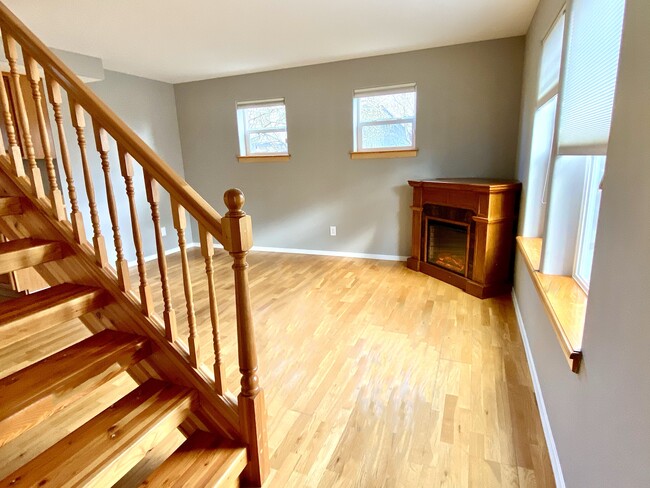 Living room with hardwood floors - 680 Discovery Rd