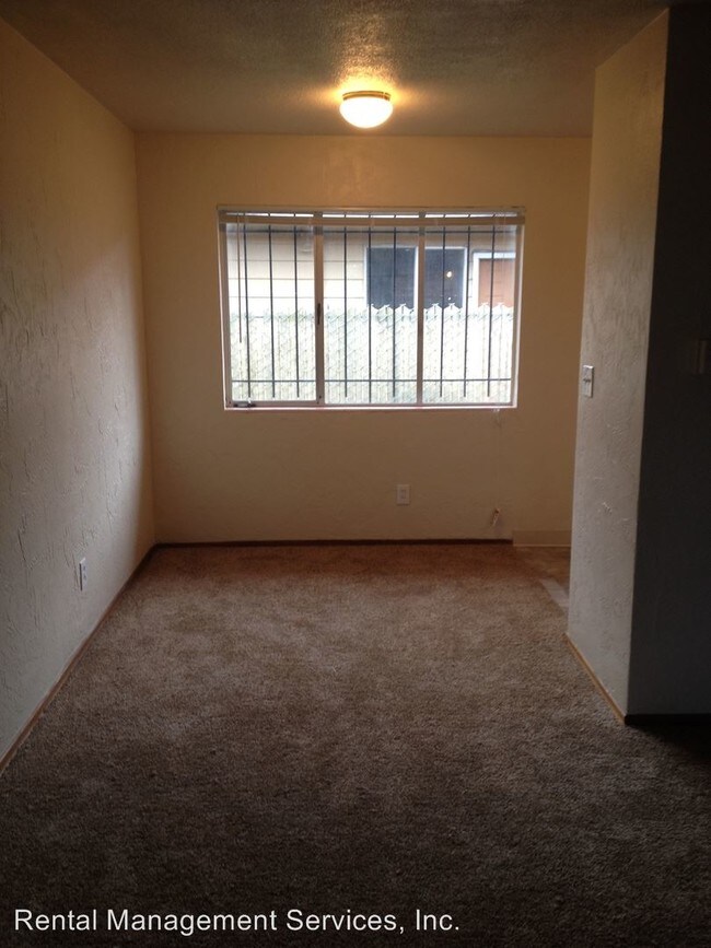 Building Photo - 2203 NE 81st Ave