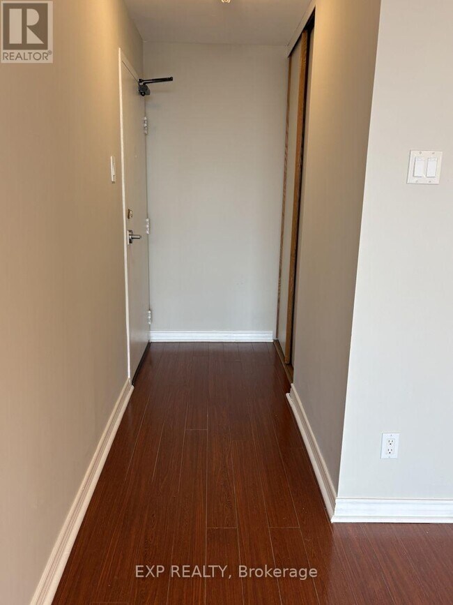Photo du bâtiment - 475 Laurier Ave W