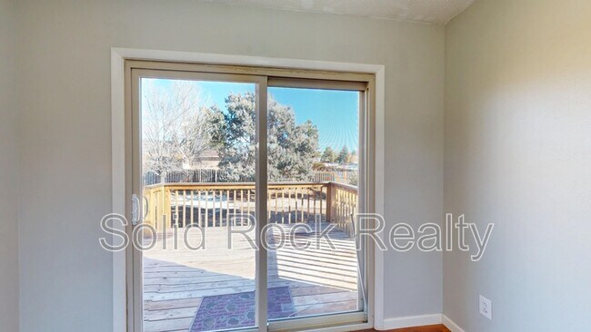 Foto del edificio - 6505 Wicklow Cir E