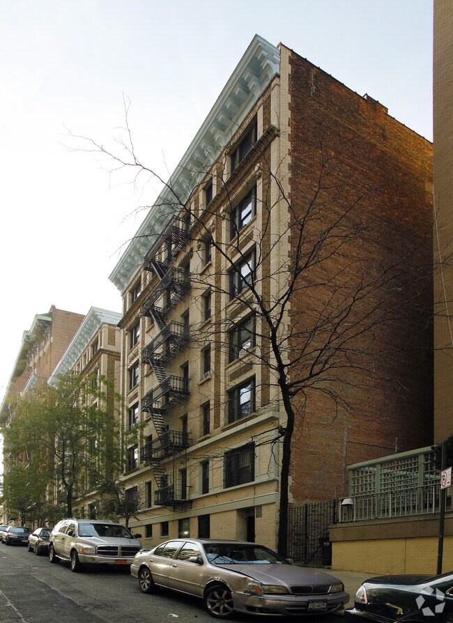 Foto del edificio - 414 W 121st St