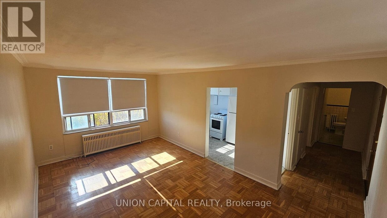 Photo principale - 1969 Eglinton Ave W