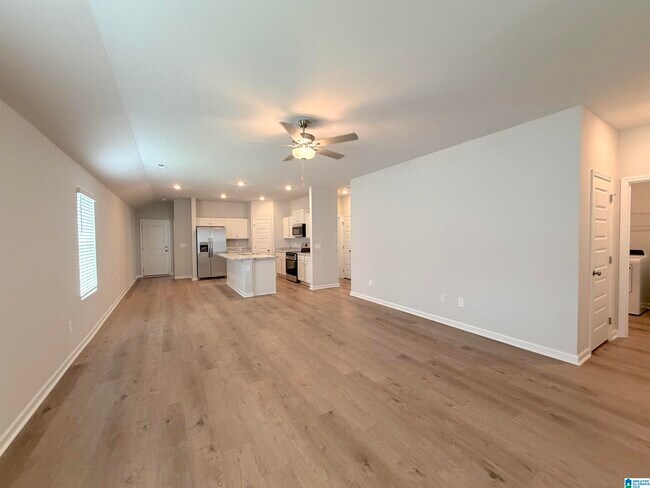Building Photo - 155 CHALLENGER Way