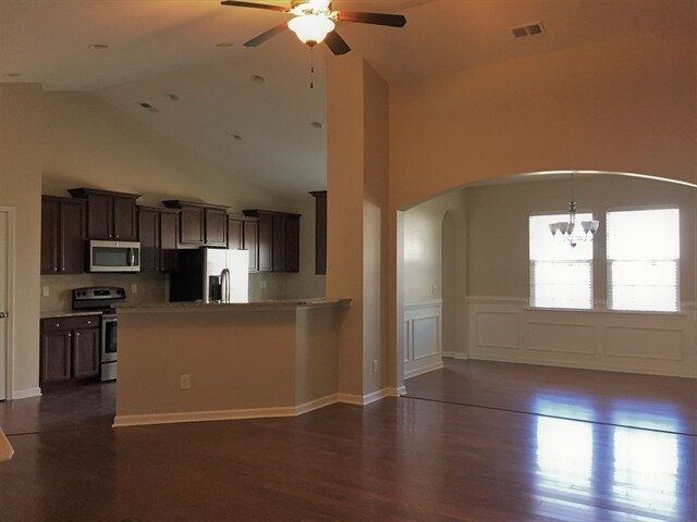 Foto del edificio - 1142 Moss Grove Dr