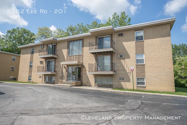 Building Photo - Two Bedroom Condo