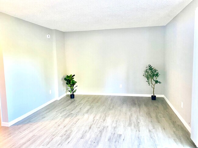 Building Photo - 532 Appian Way