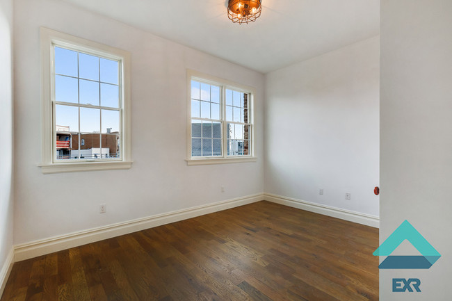 Foto del edificio - 1359 Myrtle Ave