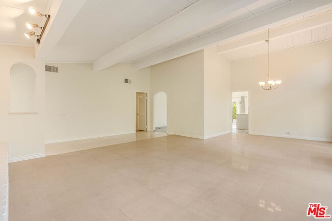 Building Photo - 1200 El Hito Cir