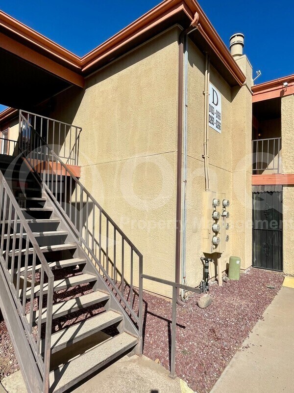 Building Photo - 1620 N Wilmot Rd