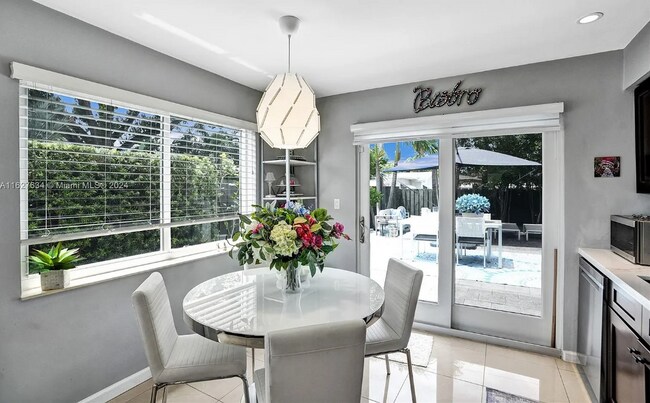 Foto del edificio - 1001 NE 17th Ct