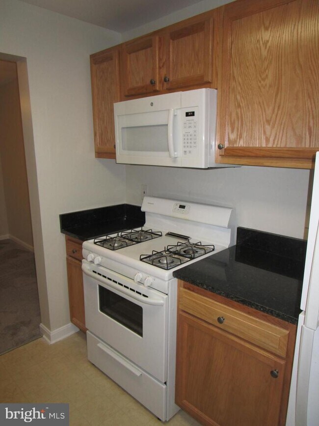 Foto del edificio - 6510 Lake Park Dr