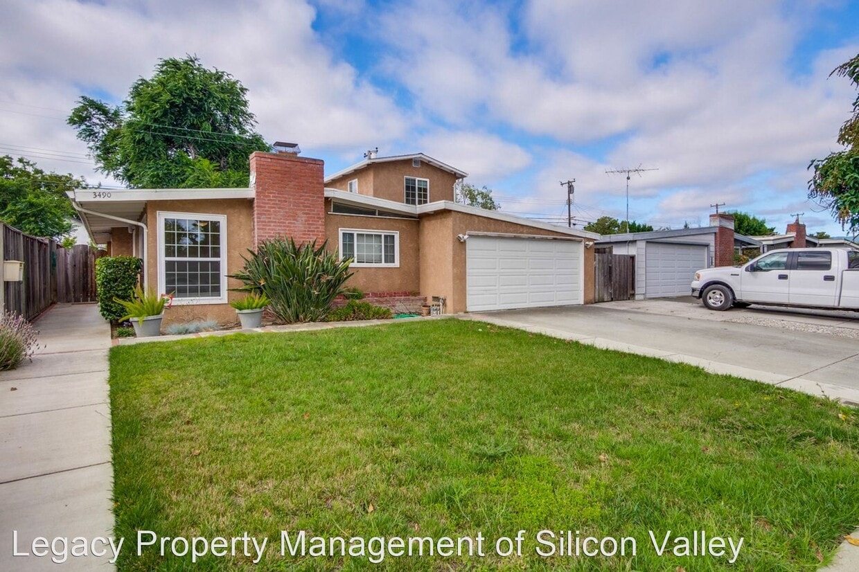 Primary Photo - 4 br, 3 bath House - 3490 Benton St