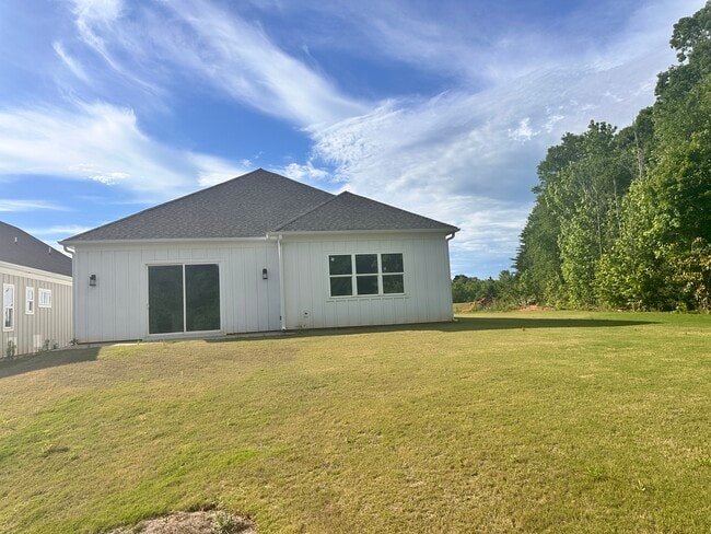 Building Photo - 6701 Star Dr