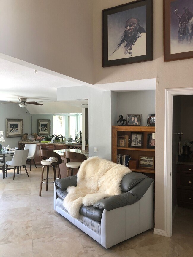 Building Photo - 7019 Goldenrod Way