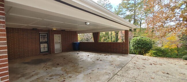 Foto del edificio - 4 Bedroom Red Bank Home!