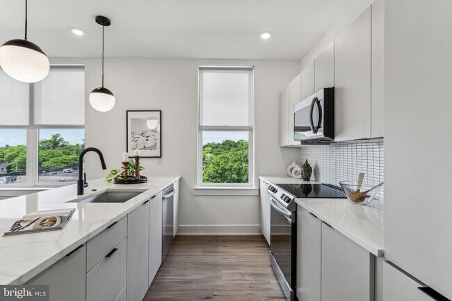 Building Photo - 139 W Chelten Ave