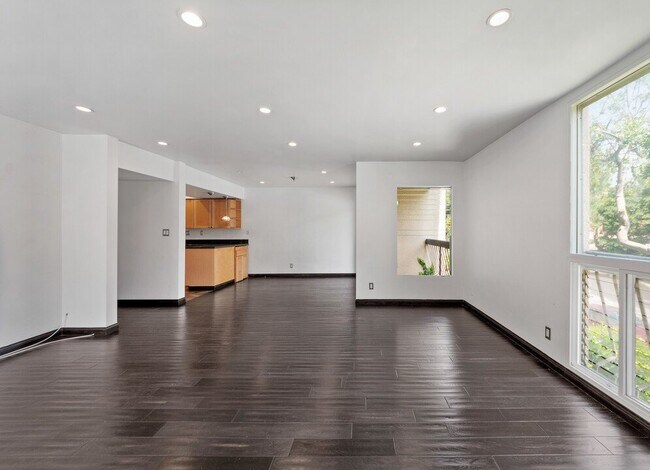 Foto del edificio - 5650 Cambridge Way