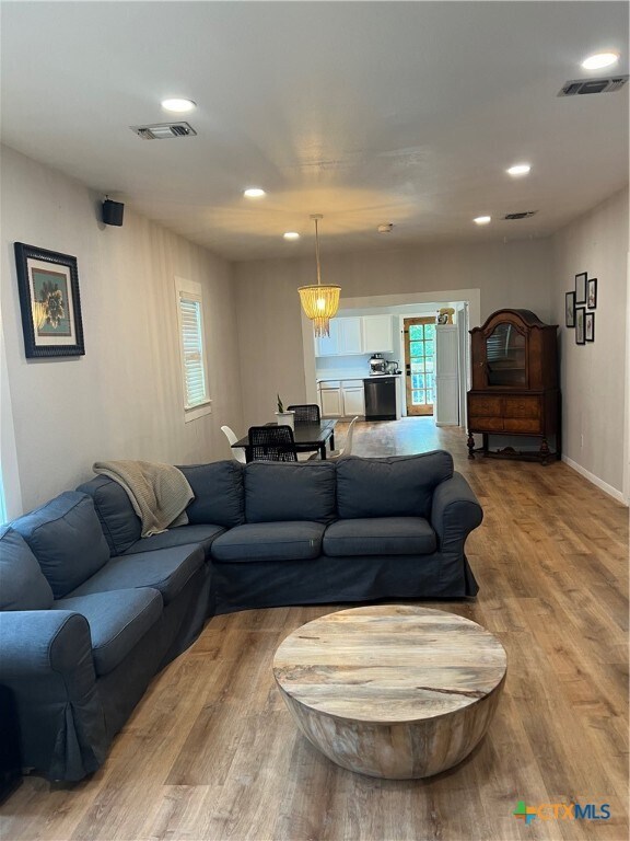 Building Photo - 367 S Academy Ave