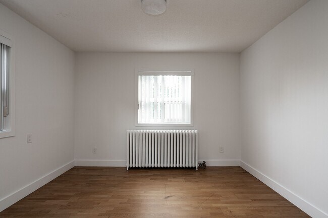 Building Photo - 56 Maitland Street