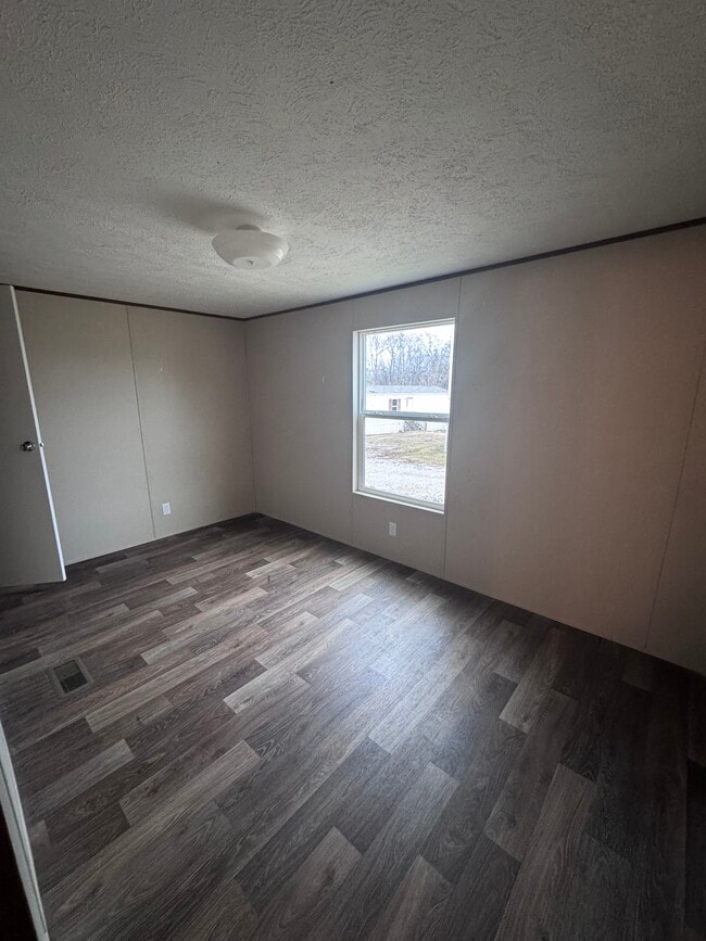 Building Photo - 111 Loyalty Ln