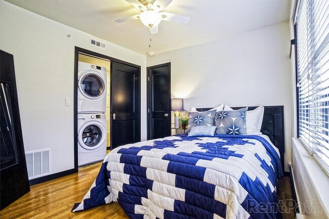 Building Photo - 627 NW 5th Street - 3A
