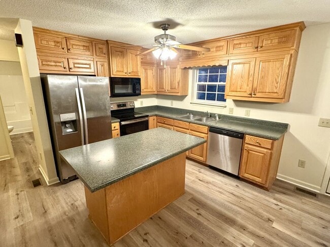 Foto del edificio - 863 Woodland Dr