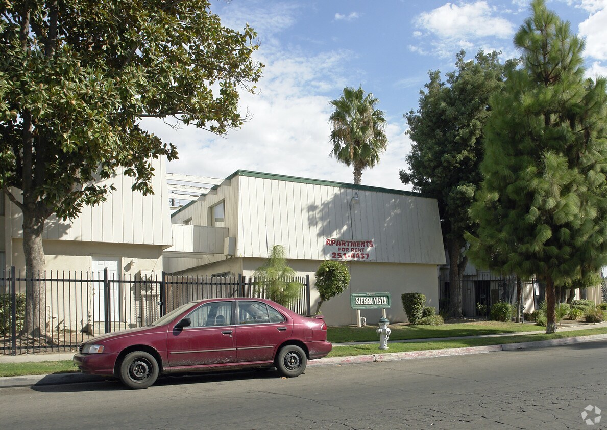 Building Photo - Country Club Arms