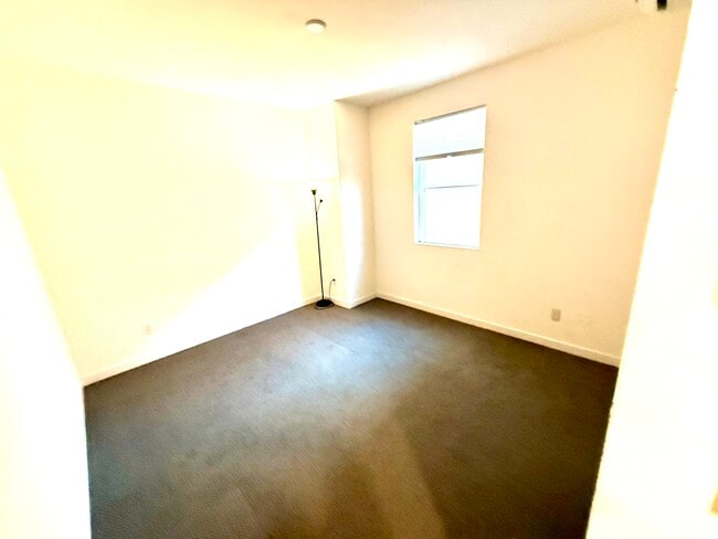 Building Photo - 6050 Dublin Blvd