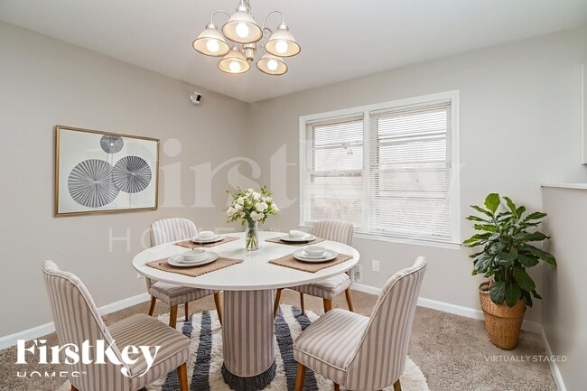 Building Photo - 2672 Lilac Dr