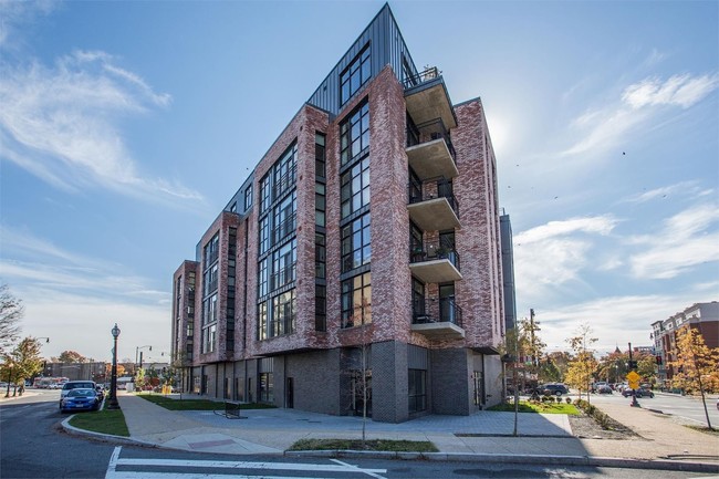 Building Photo - 1402 H St NE