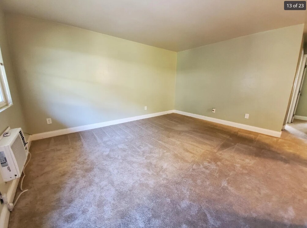 Foto principal - Beautiful 2BR/ 1BA Condo home Located in L...