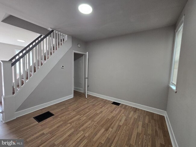 Foto del edificio - 6138 N Lambert St