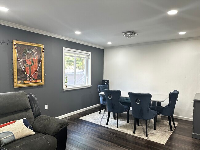 Foto del edificio - 107 Thoreau Dr