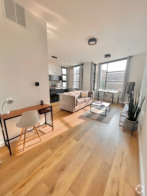 North Meridian Apartments for Rent with Hardwood Floors Indianapolis