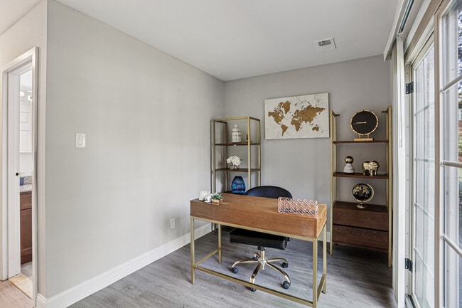 Building Photo - The Village of Pennbrook Apartments