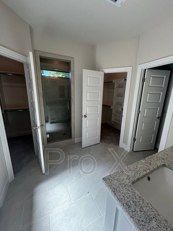 Foto del edificio - 1450 Overcup Oak Ln