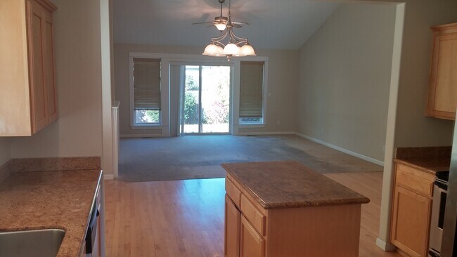 Building Photo - VIDEOTOUR: Gorgeous Home on Quiet Culdesac...