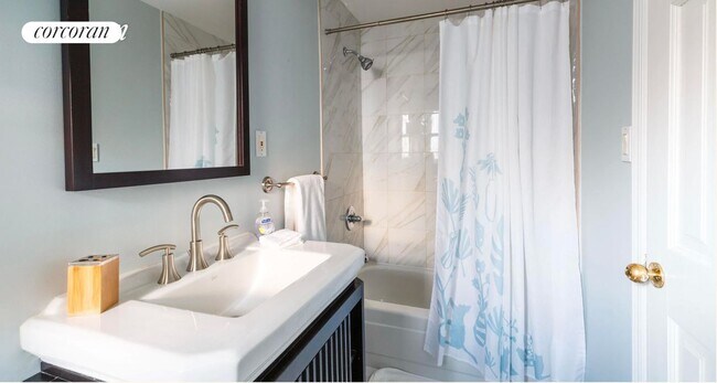 Building Photo - 323 8th St