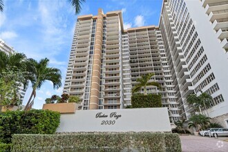 Building Photo - 2030 S Ocean Dr