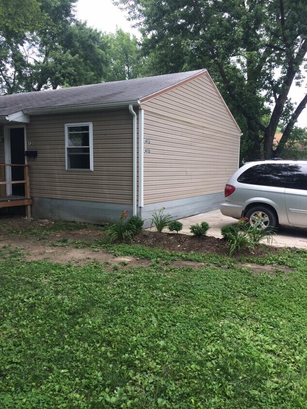 413 Whitelaw Ave Unit 415, East Alton, IL 62024 Apartments 413