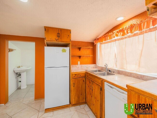 Foto del edificio - Charming 1-Bedroom Home with Cozy Upgrades...