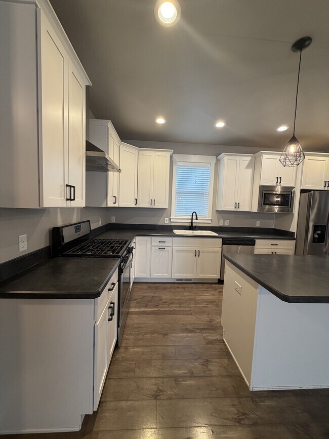 Building Photo - 1826 Walter Creek Blvd