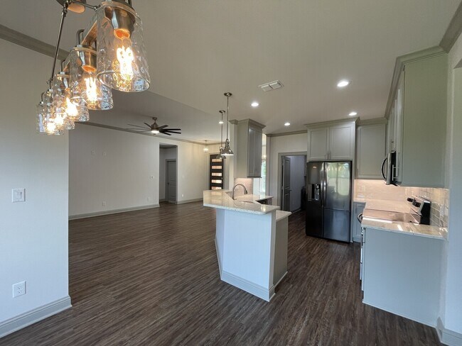 Foto del edificio - 4317 County Rd 313 E
