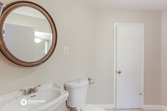 Building Photo - 1568 Moss Point Cove